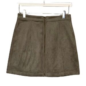 ARITZIA WILFRED FREE DARK TAUPE FAUX SUEDE MINI SKIRT WITH FULL FRONT ZIPPER